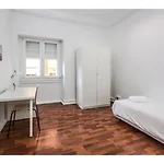 Houze Spacious 9 Bedroom Flat In Central Lisbon